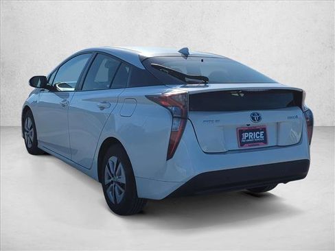 Used 2016 Toyota Prius Four image 7