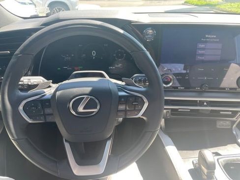 Used 2025 Lexus RX 350h w/ Convenience Package AWD/4WD image 18