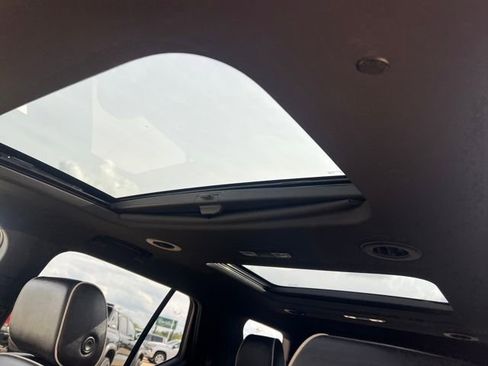 Used 2022 Chevrolet Traverse Premier image 12