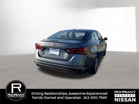 Used 2025 Nissan Altima 2.5 S FWD image 4
