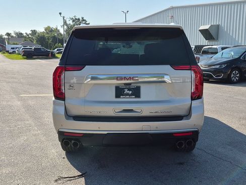 Used 2021 GMC Yukon Denali w/ Denali Premium Package AWD/4WD image 7