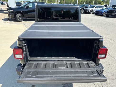 Used 2020 Jeep Gladiator Sport w/ Quick Order Package 24S AWD/4WD image 18