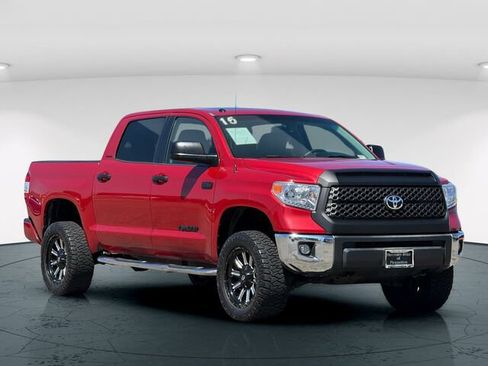 Used 2015 Toyota Tundra Limited w/ Limited Premium Package AWD/4WD image 9