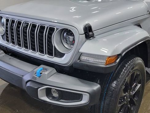 Used 2024 Jeep Wrangler Unlimited Sahara w/ Dual Top Group AWD/4WD image 8