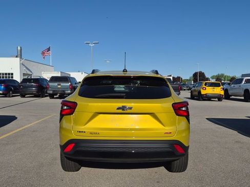 Used 2024 Chevrolet Trax RS w/ Driver Confidence Package FWD image 6