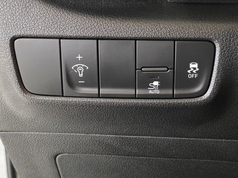 Certified 2023 Hyundai Kona SE image 34