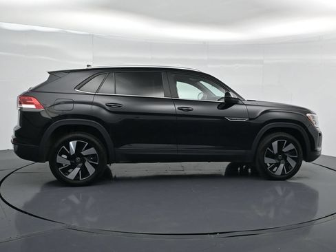 Used 2024 Volkswagen Atlas Cross Sport SE FWD image 8