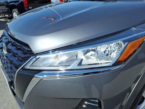 Used 2024 Nissan Kicks S FWD image 13