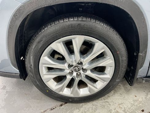 Used 2023 Toyota Highlander Limited image 27