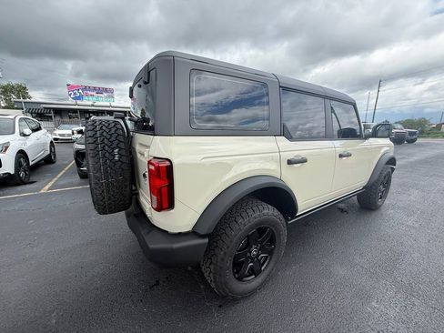 Used 2025 Ford Bronco 4-Door AWD/4WD image 3