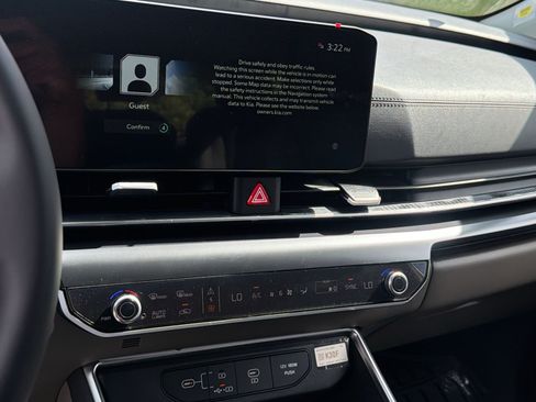 New 2026 Kia Carnival FWD image 21