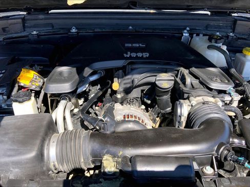 Used 2021 Jeep Gladiator Rubicon w/ Cold Weather Group image 30