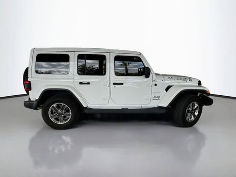 Used 2018 Jeep Wrangler Unlimited Sahara image 8