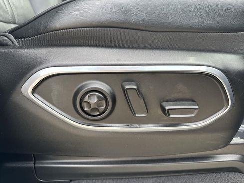 Used 2023 Jeep Wagoneer L Series III w/ Preferred Equipment Group image 41