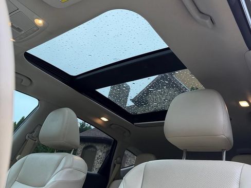 Used 2016 Nissan Murano Platinum w/ Platinum Technology Package FWD image 16