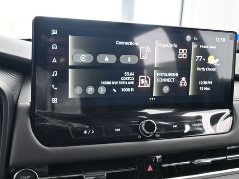 New 2026 Mitsubishi Outlander SE image 18