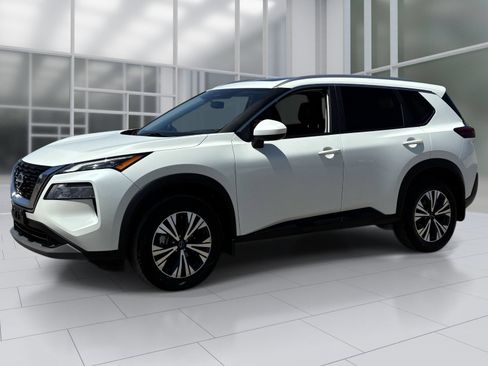 Certified 2023 Nissan Rogue SV w/ SV Premium B Package FWD image 2