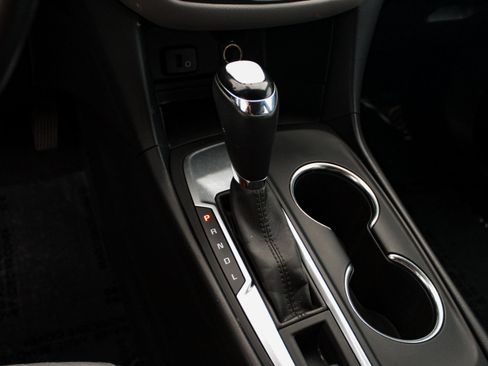 Used 2018 Chevrolet Equinox LT FWD image 20