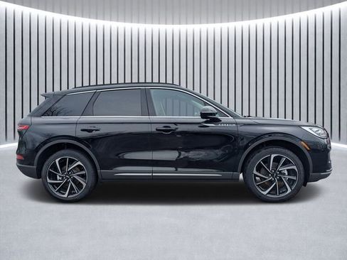 New 2026 Lincoln Corsair Reserve FWD image 2