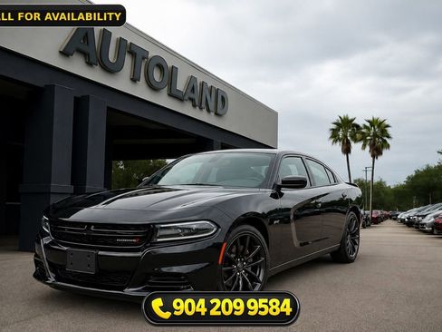 Used 2018 Dodge Charger R/T RWD image 1