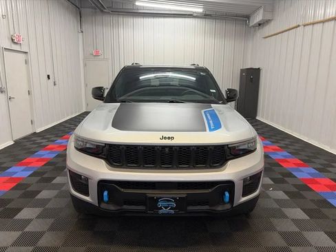 Used 2023 Jeep Grand Cherokee Trailhawk w/ Luxury Tech Group III AWD/4WD image 9