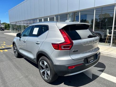 Certified 2025 Volvo XC40 B5 Plus AWD/4WD image 3