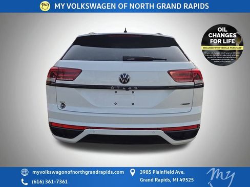 Used 2023 Volkswagen Atlas Cross Sport SEL R-Line image 7