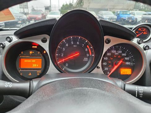 Used 2014 Nissan 370Z Coupe image 3
