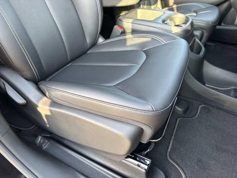 New 2026 Chrysler Pacifica Select image 14
