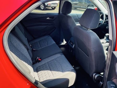 Used 2024 Chevrolet Equinox LT w/ LPO, Floor Liner Package FWD image 4