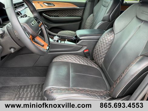 Used 2024 Jeep Grand Cherokee L Summit AWD/4WD image 10