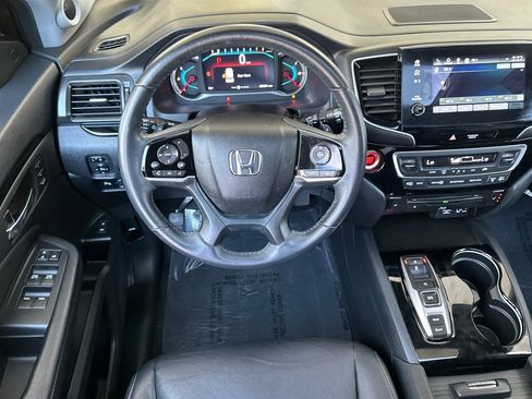 Used 2022 Honda Pilot Touring image 17