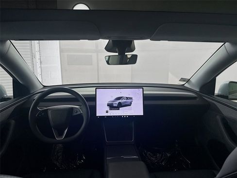 Used 2026 Tesla Model Y Long Range image 12