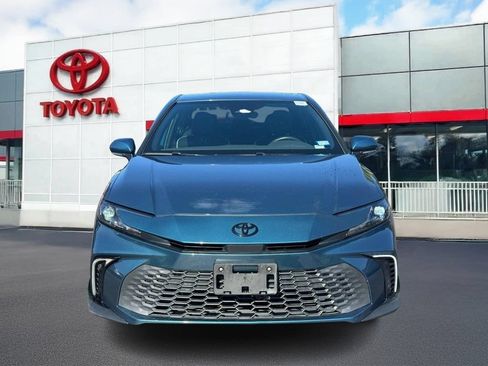 Used 2025 Toyota Camry SE w/ Convenience Package FWD image 13