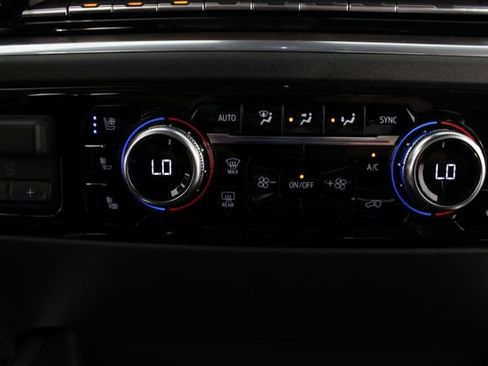 New 2026 GMC Sierra 1500 SLT AWD/4WD image 7