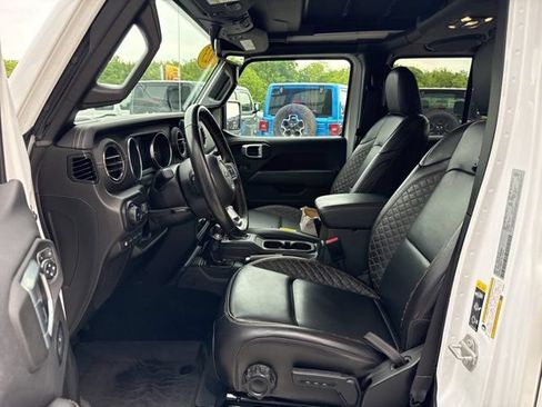 Used 2023 Jeep Wrangler Unlimited Sahara AWD/4WD image 13