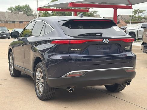 Used 2022 Toyota Venza Limited AWD/4WD image 5