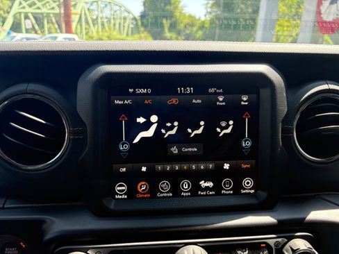 Certified 2022 Jeep Wrangler Unlimited Sahara AWD/4WD image 21