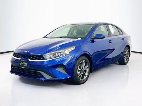 Used 2024 Kia Forte LXS FWD image 3