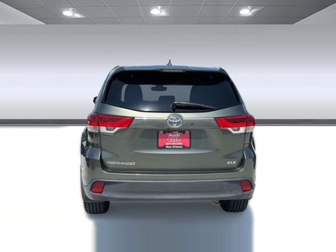 Used 2019 Toyota Highlander XLE FWD image 9