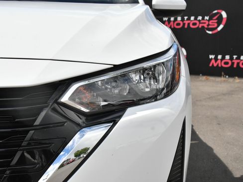 Used 2025 Nissan Sentra SV FWD image 11