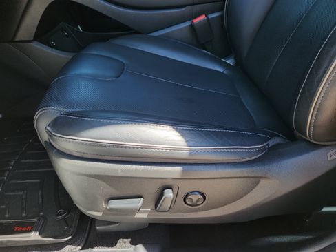 Used 2022 Hyundai Santa Fe SEL w/ Convenience + Premium Package AWD/4WD image 10
