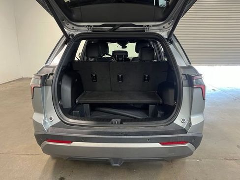 Used 2025 Chevrolet Equinox LT w/ Convenience Package II AWD/4WD image 16