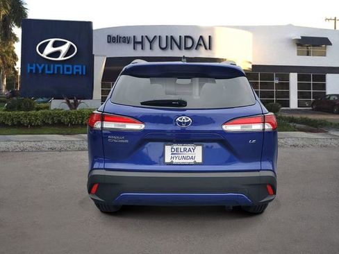 Used 2025 Toyota Corolla Cross LE FWD image 5