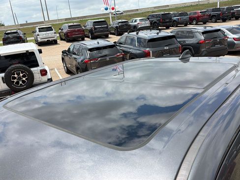 Used 2024 Toyota Tundra Limited AWD/4WD image 9