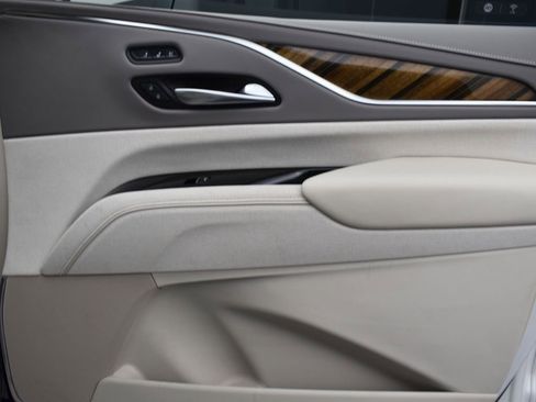 Used 2022 Cadillac Escalade ESV Premium Luxury Platinum w/ Heavy-Duty Trailer Package image 38