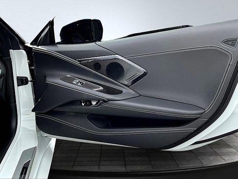 Used 2023 Chevrolet Corvette Stingray Premium Conv w/ Z51 Performance Package RWD image 28