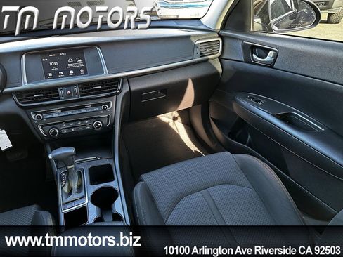 Used 2018 Kia Optima LX w/ 17" Alloy Wheels Package image 12
