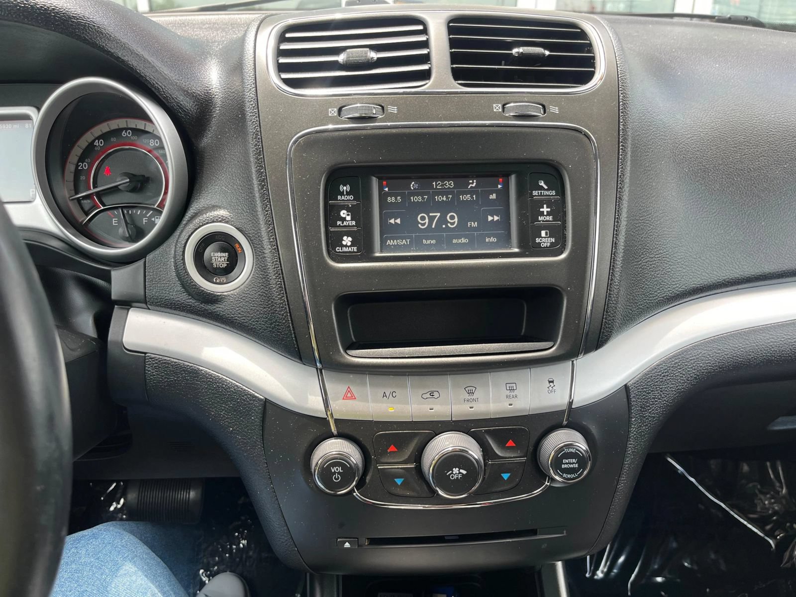 Used 2019 Dodge Journey SE w/ Connectivity Group FWD image 16
