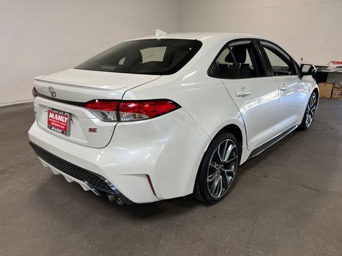 Used 2020 Toyota Corolla SE w/ SE Premium Package FWD image 3